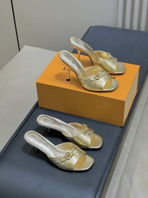 Picture of Louis Vuitton Shoes _SKULVsz35-41mnq010513681